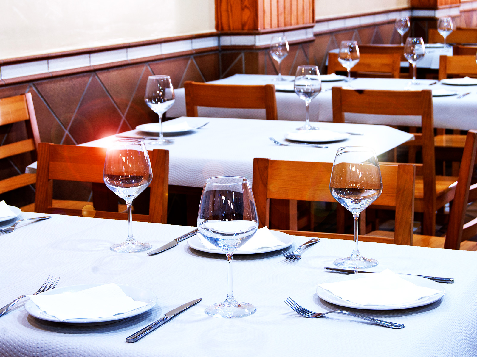 MAGNIFIQUE RESTAURANT WEGAN & SELF SERVICE